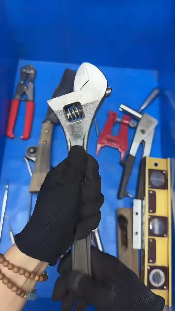 一*筋五金工具钳子剪子等60