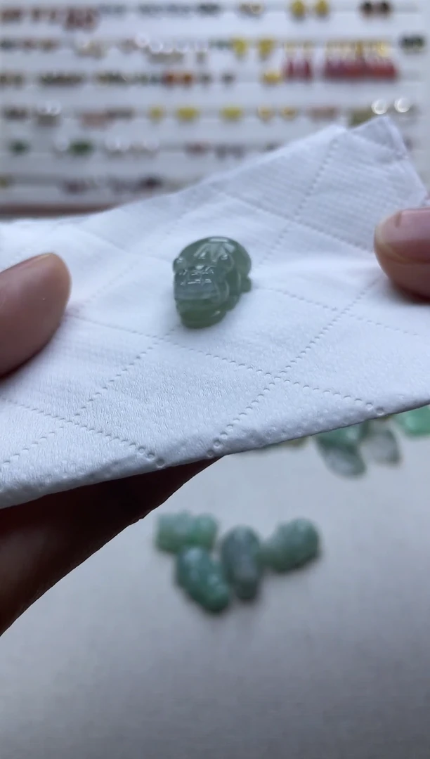 吊坠(不含链)未镶嵌翡翠 吊坠(不含链) 未镶嵌 翡翠