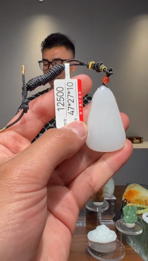 和田玉未镶嵌颈饰1