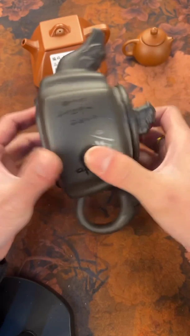 茶杯紫砂-舍得黑色四方壶