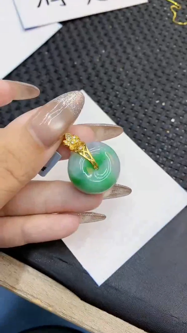 颈饰未镶嵌翡翠1