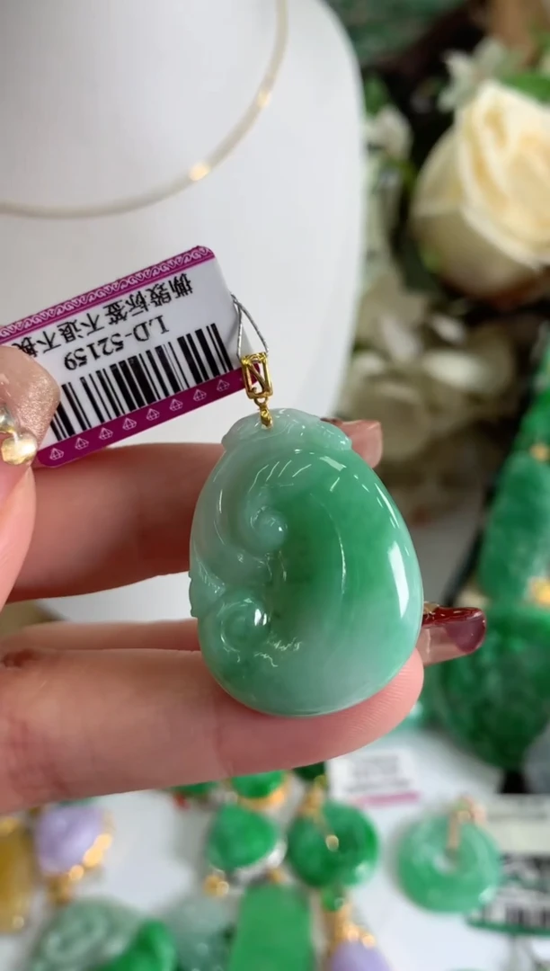 【闪购商品】翡翠吊坠(不含链)18K金镶嵌挂件