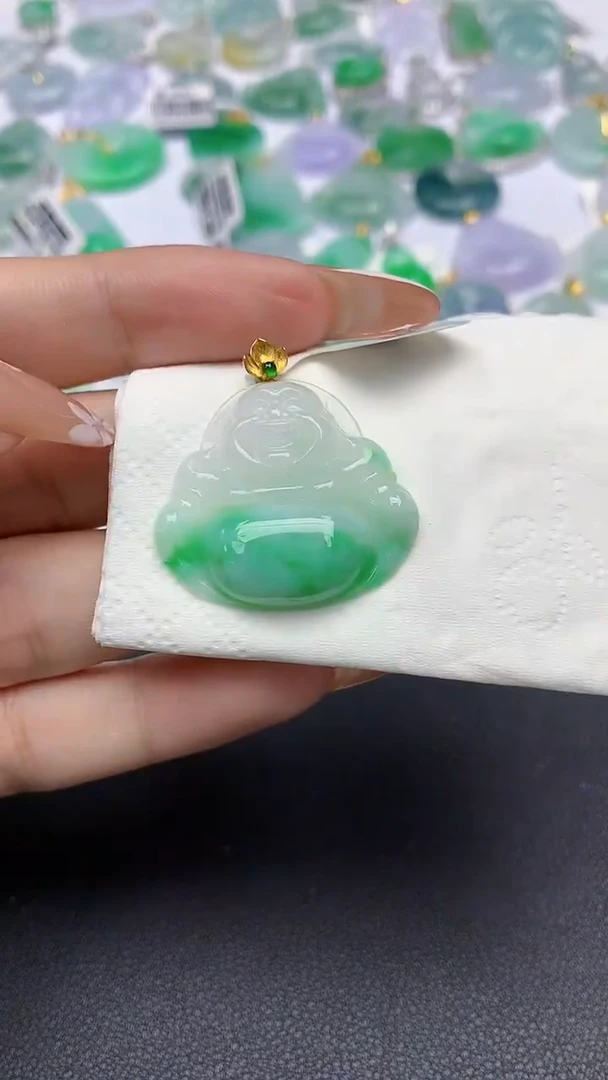 颈饰18K金镶嵌翡翠A货假一赔三支持复检百元上九元证书费自理