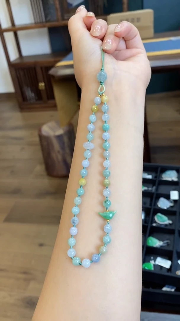 【闪购商品】翡翠吊坠(不含链)未镶嵌翡翠手机挂一件多样性发货