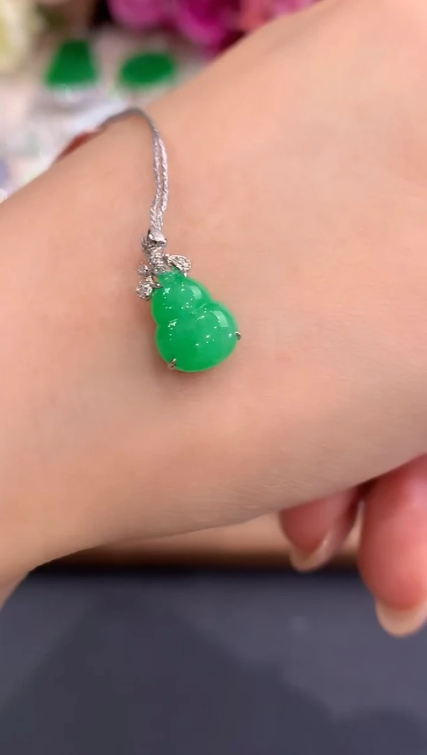 吊坠(不含链)18K金镶嵌翡翠a19