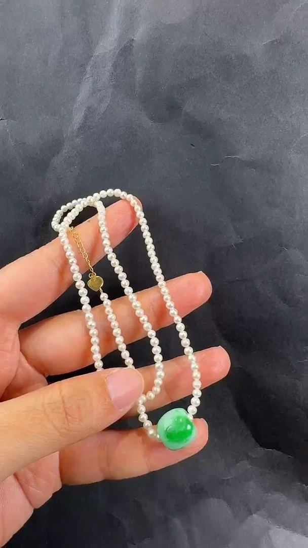 颈饰未镶嵌翡翠吊坠