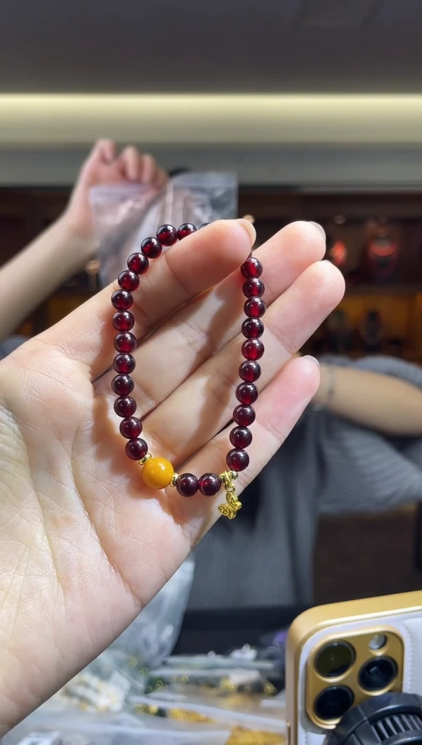 手串血珀未镶嵌（多样性发一件）