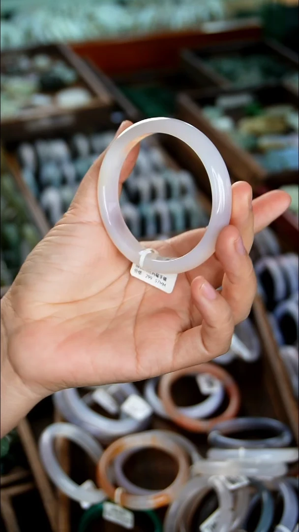 未镶嵌镯子玛瑙/玉髓1.2   57