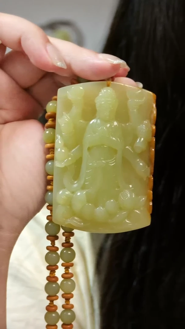 颈饰未镶嵌和田玉千手观音