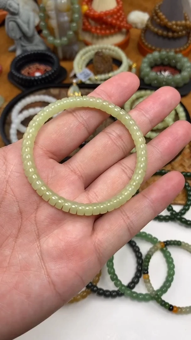 颈饰未镶嵌和田玉秋****4手串
