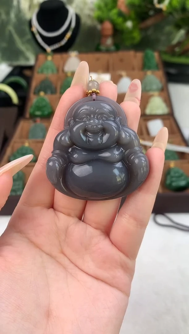 颈饰未镶嵌和田玉吊坠