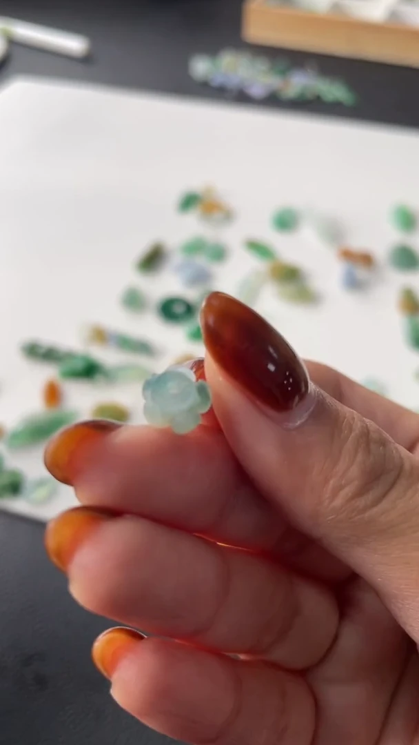 【闪购商品】定制翡翠未镶嵌莲花珠88+10