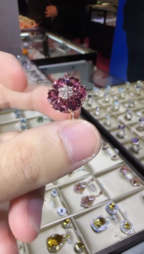 银S925镶嵌戒指石榴石设计款