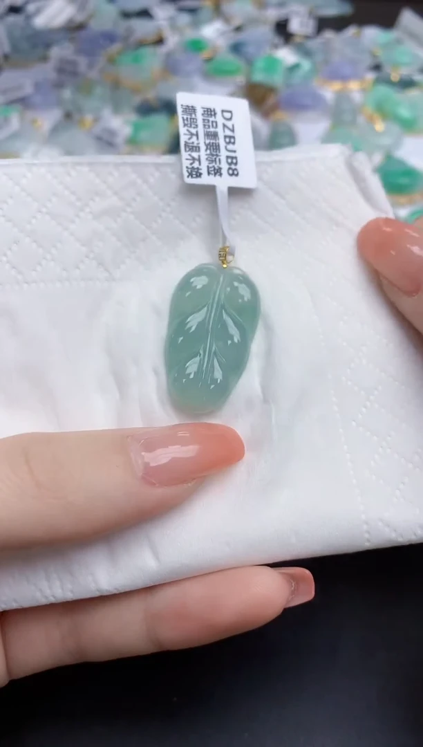 【闪购商品】翡翠颈饰18K金镶嵌天然缅甸翡翠A货