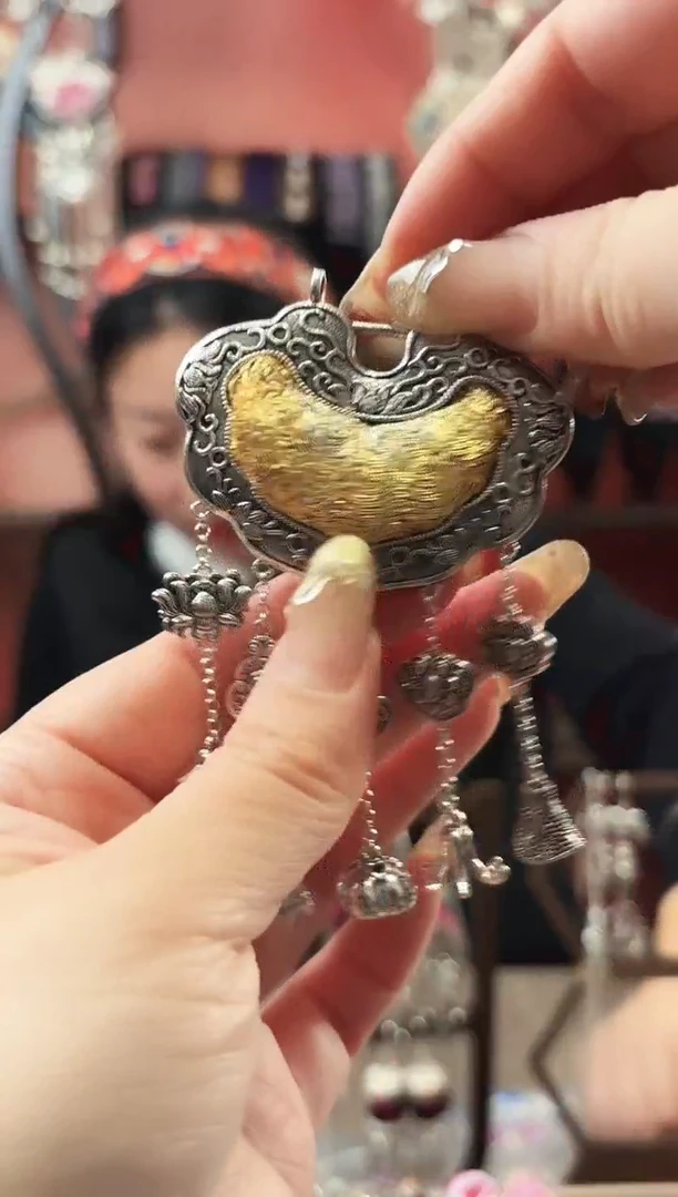 织绣织绣民族风非遗老绣饰品45