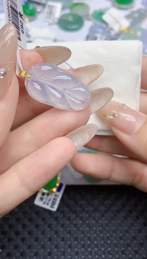 颈饰18K金镶嵌翡翠298   天然翡翠A货  百元以上9米证书费自理