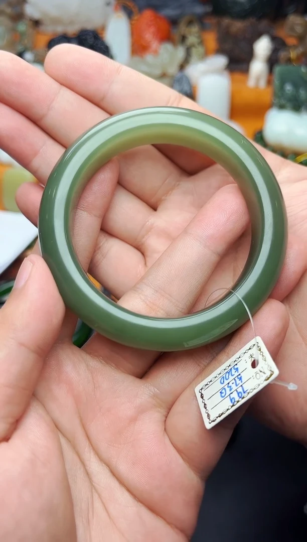 【闪购商品】和田玉手镯未镶嵌57.3圈口