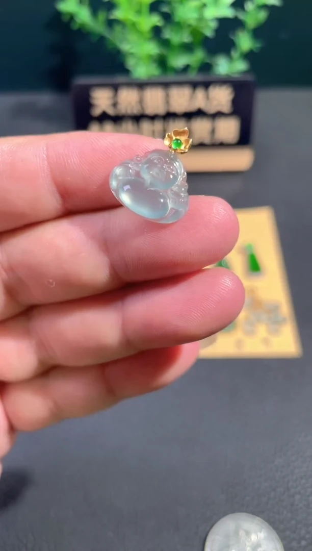 颈饰18K金镶嵌翡翠抖音基地发货