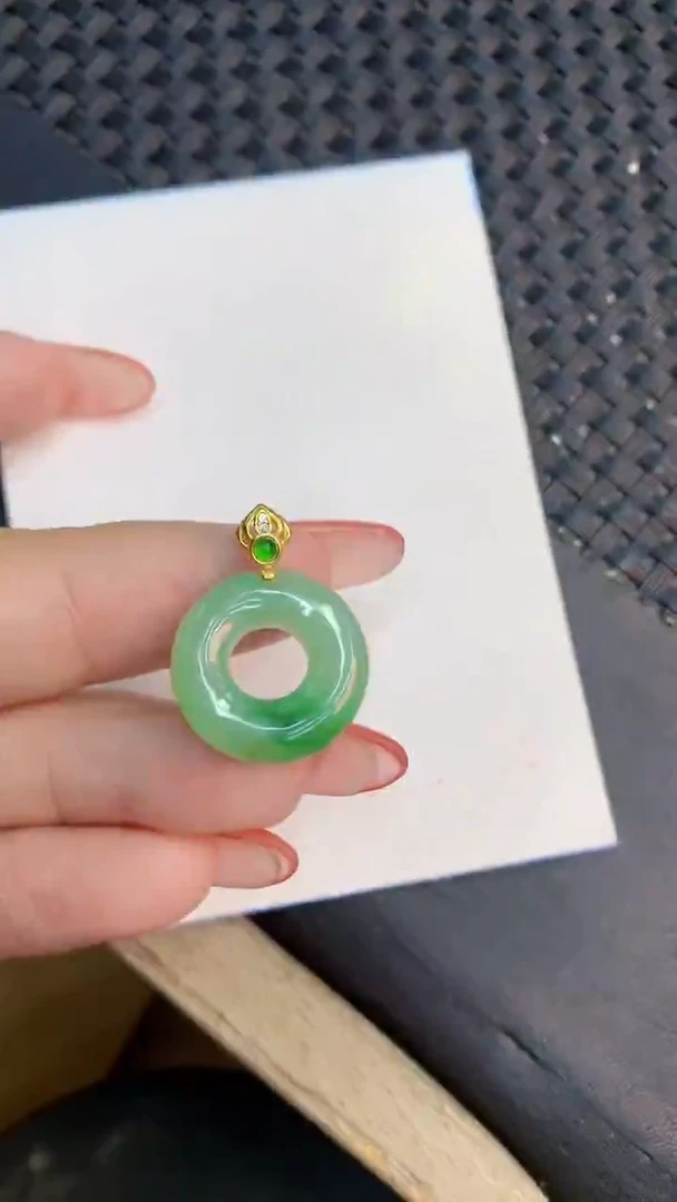颈饰未镶嵌翡翠1
