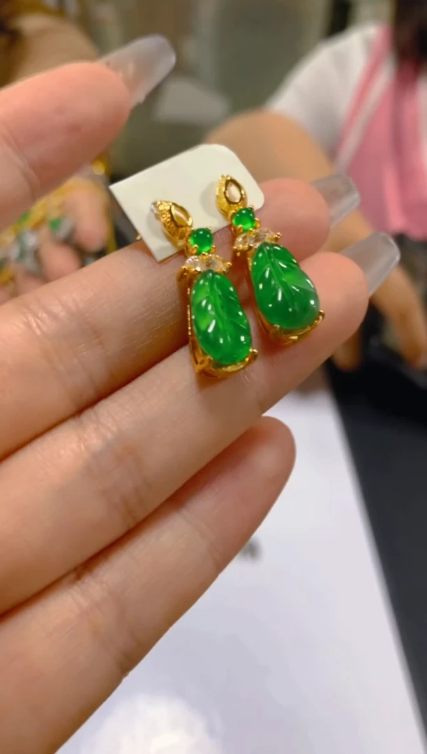 未镶嵌翡翠耳饰多样性发一