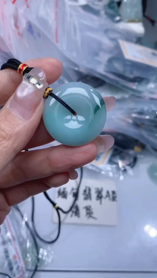 颈饰未镶嵌翡翠吊坠