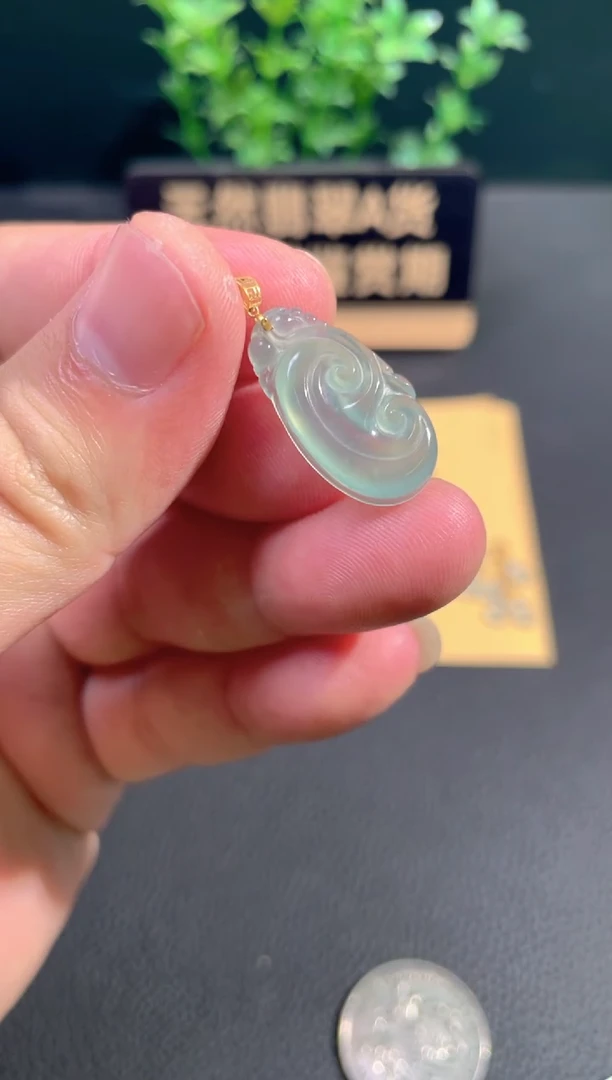 颈饰18K金镶嵌翡翠翡翠