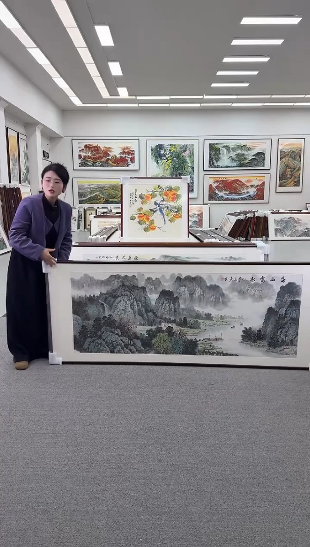 国画手绘  春山富水   219*88