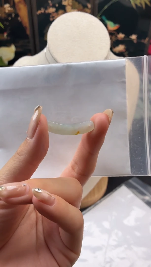 翡翠未镶嵌颈饰37号玉璜