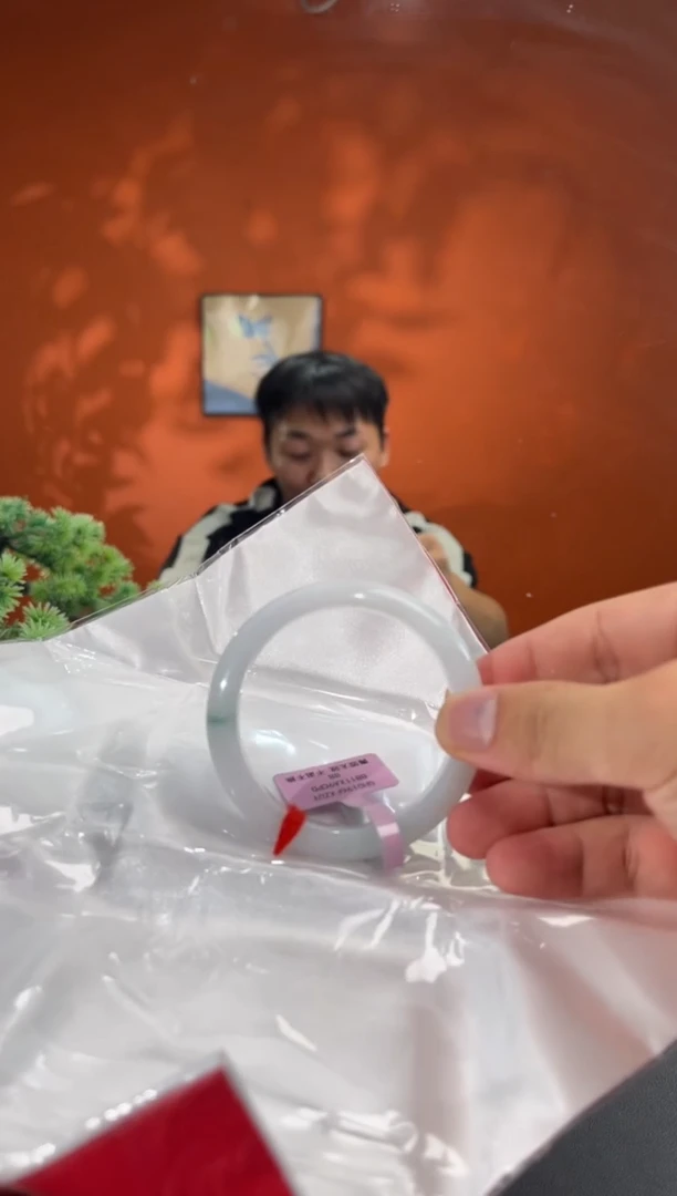 未镶嵌手镯翡翠翡翠手镯