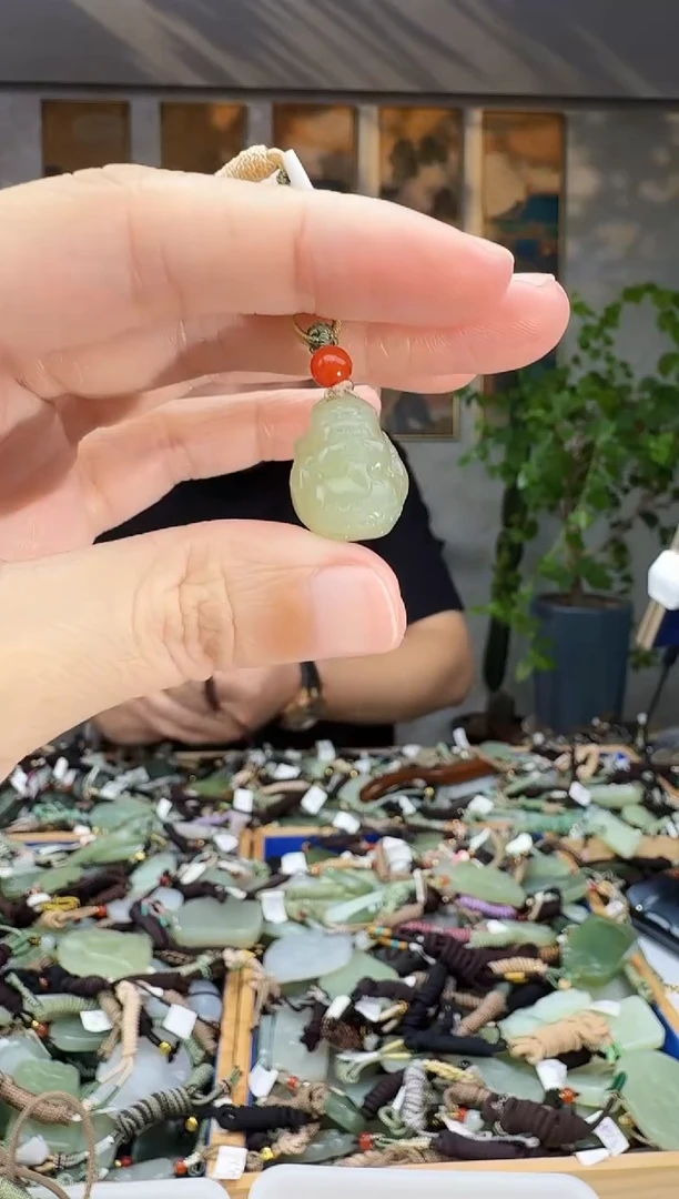 未镶嵌和田玉挂件拍一发一