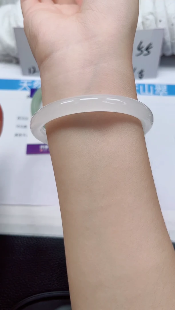 未镶嵌手镯石英质玉145-60/61
