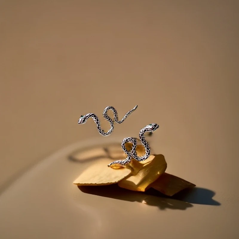 925银莫桑石耳饰 灵蛇足银耳饰欧美气质ins镶嵌小众个性冷淡风
