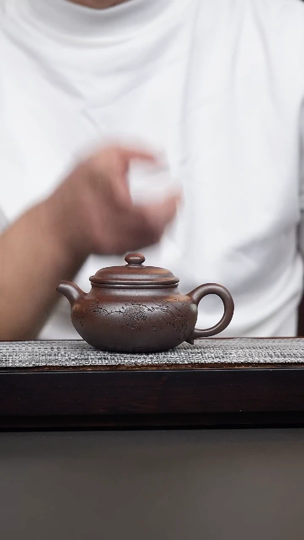 茶壶紫砂人***?韩惠琴·朱泥柴烧刻绘仿古