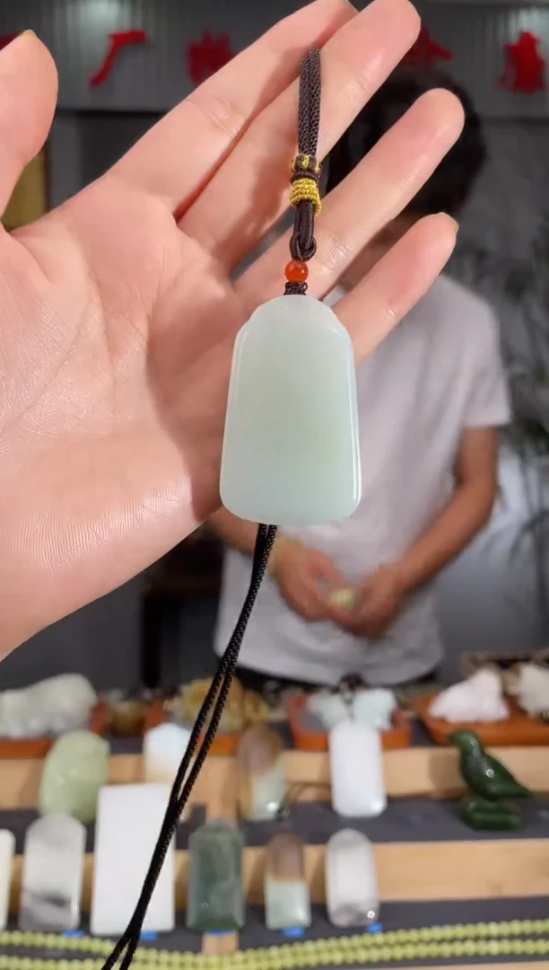 和田玉未镶嵌颈饰1