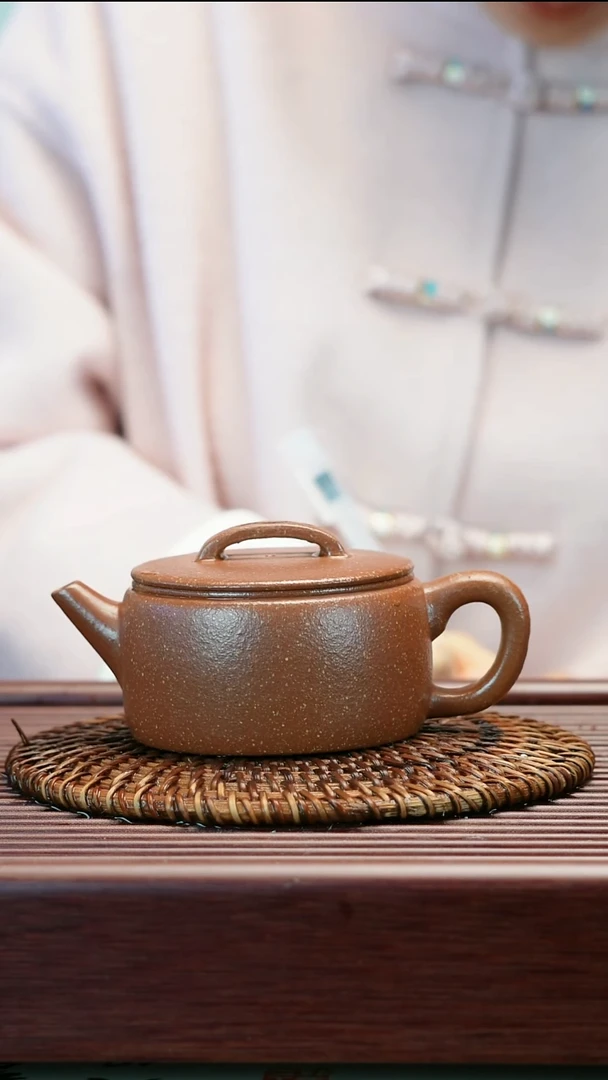 茶壶紫砂原矿红降坡 粗砂  汉瓦   175cc