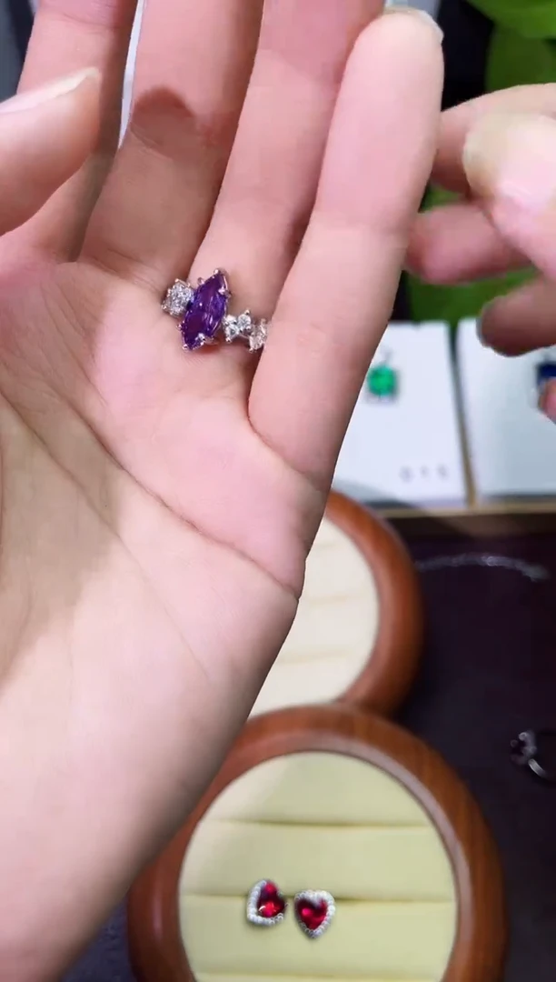 合金合成钻石紫宝戒指