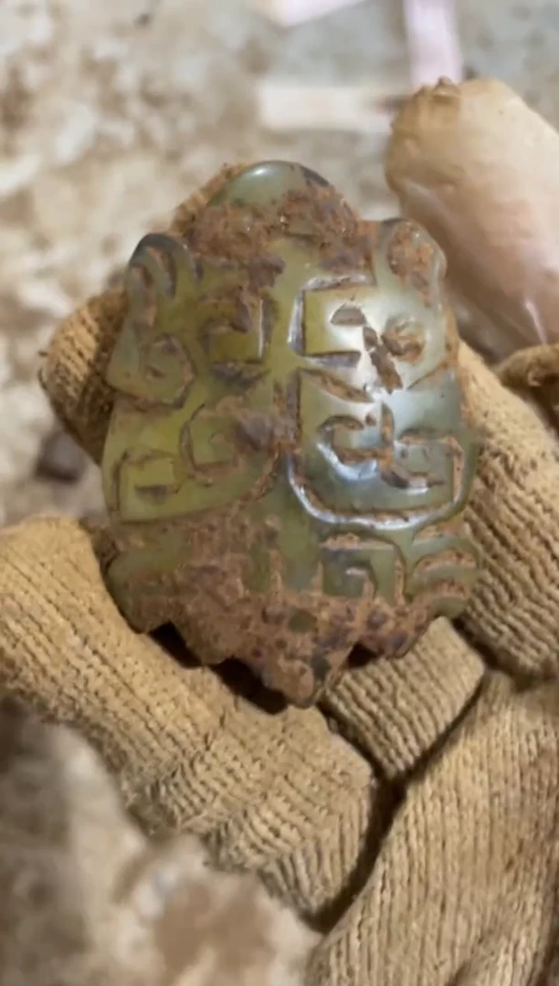 未镶嵌和田玉挂件和田玉未镶嵌挂件