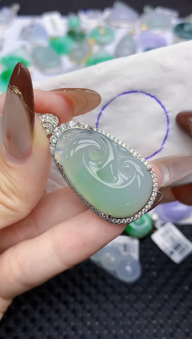 颈饰银S925镶嵌翡翠32   天然翡翠A货  百元以上9米证书费自理