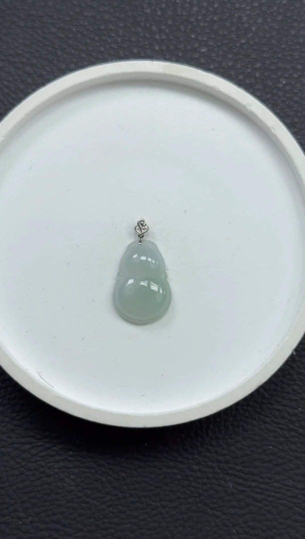 颈饰18K金镶嵌翡翠YM1092-1 葫芦