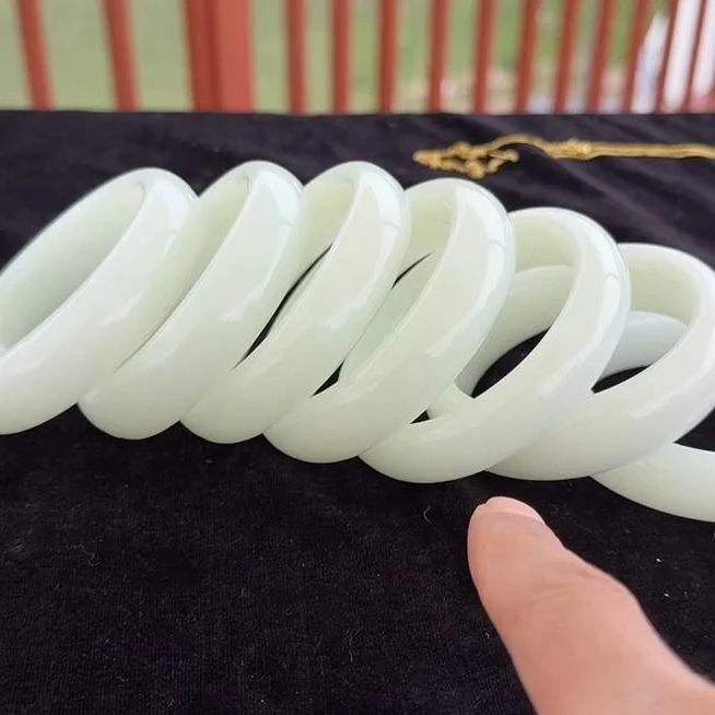 【老郑家】和田玉手镯一支 (多样性发1件)