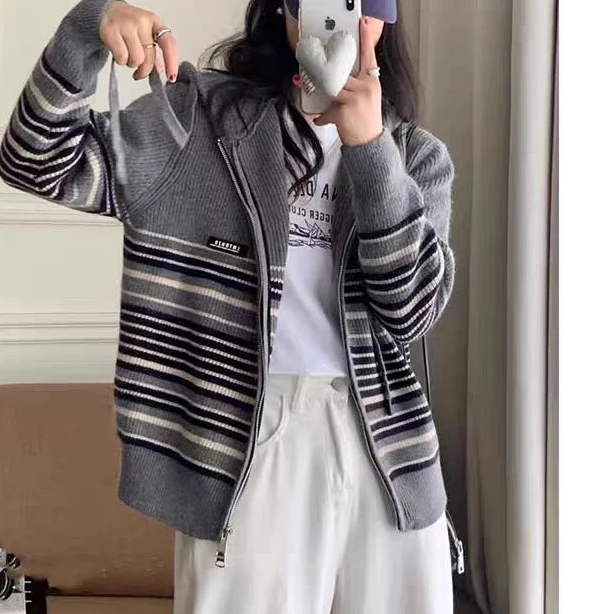 【拉链连帽】新款休闲加厚连帽拉链条纹针织开衫毛衣外套