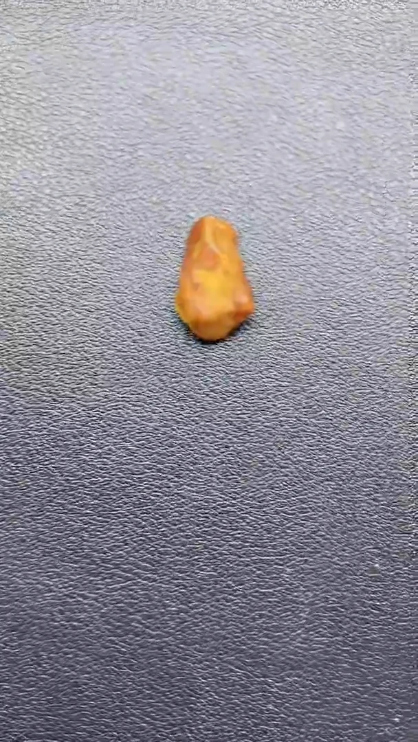 琥珀未镶嵌珠宝奇石1