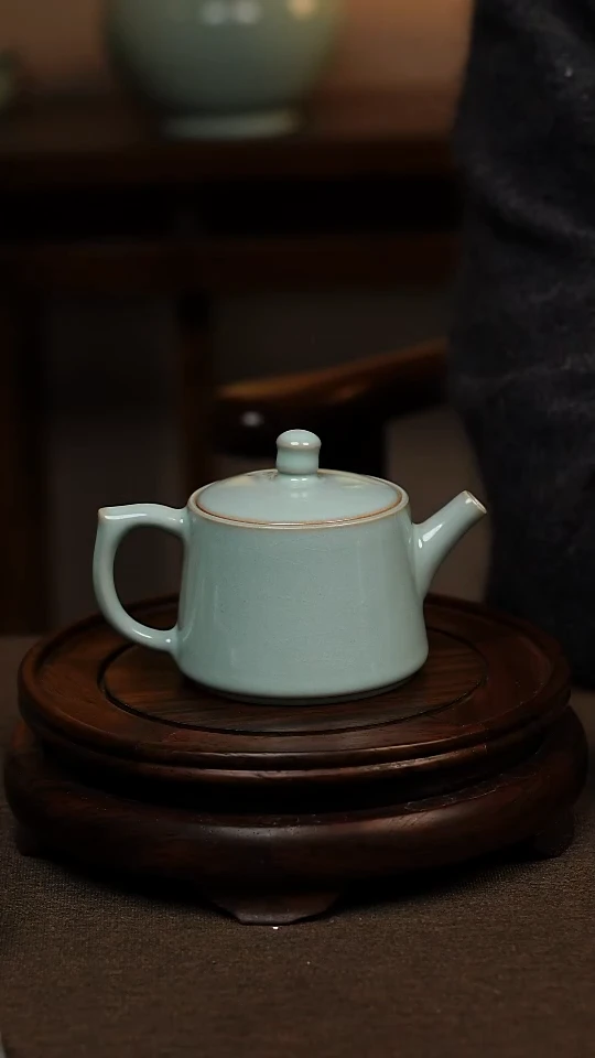 瓷片天青色全手工井栏壶200ml一级礼盒包装