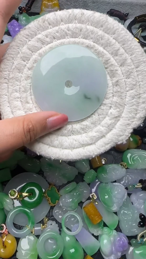 颈饰未镶嵌翡翠缅甸翡翠吊坠