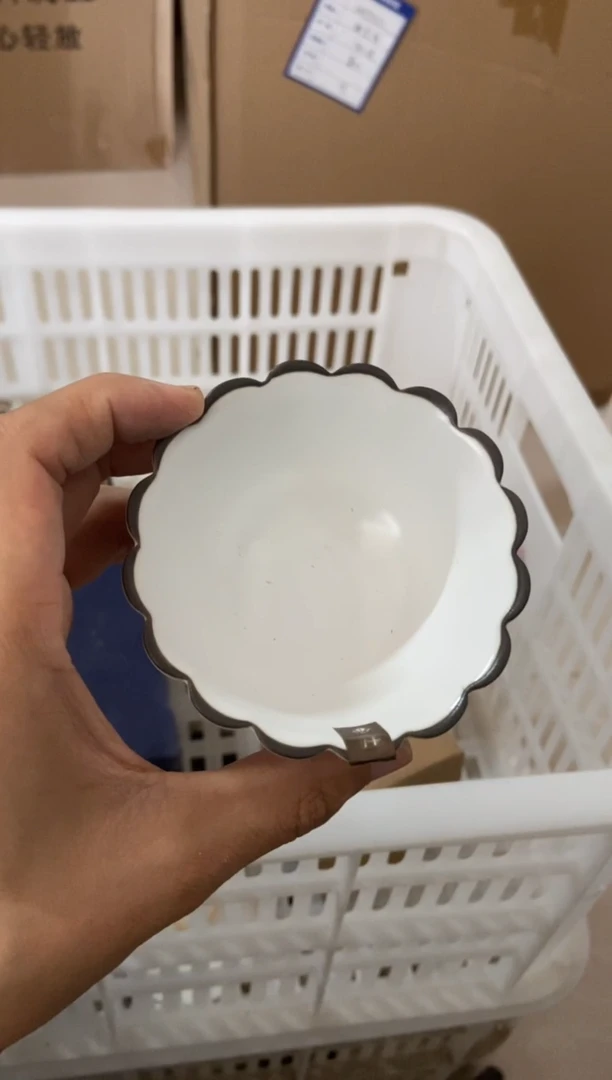 杯无运费险有瑕疵的摄影的产品有使用过的痕迹有点脏介意勿拍