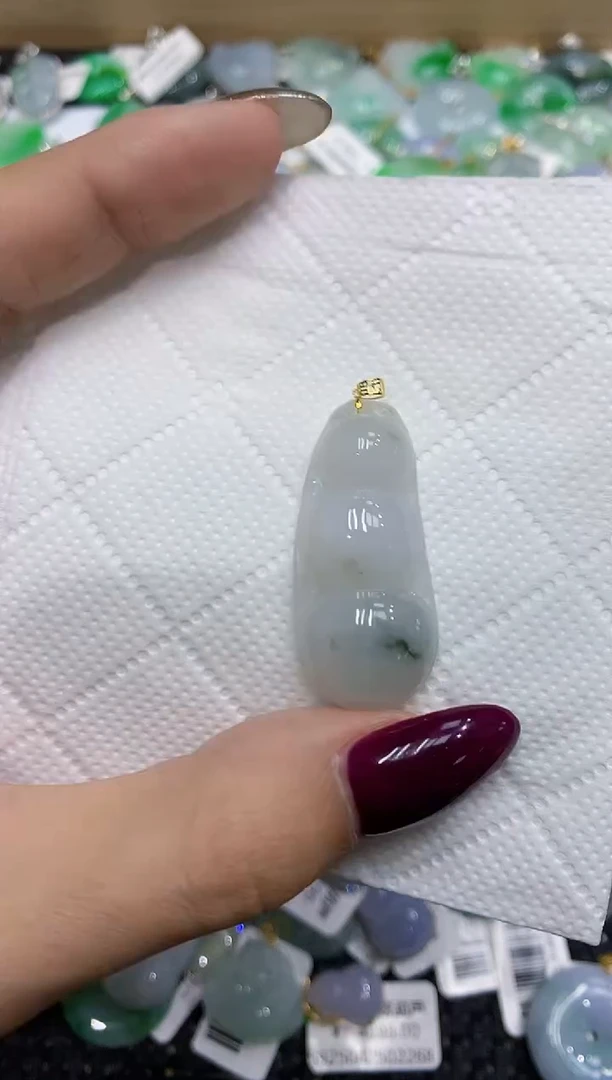 翡翠18K金镶嵌颈饰111111111111