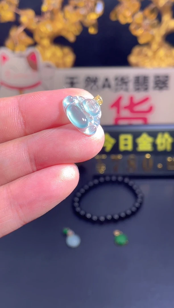 翡翠18K金镶嵌颈饰