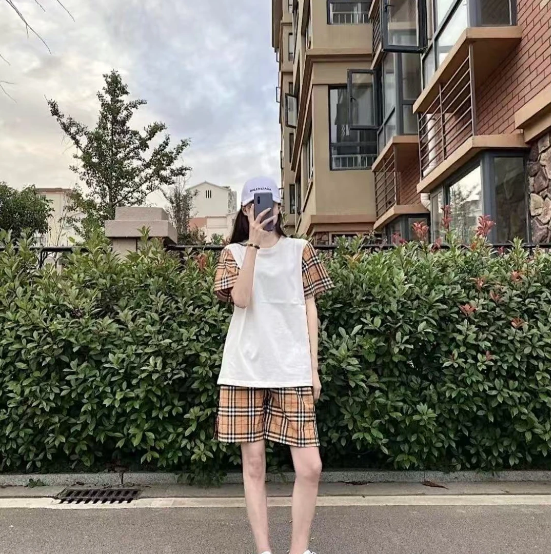 99新 BURBERRY/博柏利 011399/ 双袖格纹经典短袖T恤  Xs码