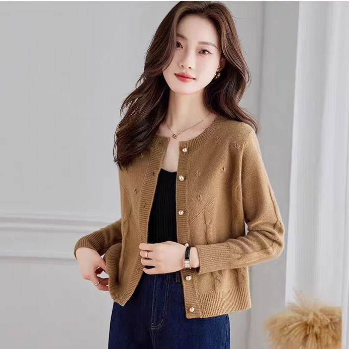 职业阿玛诗官方2025秋冬季新款时尚气质复古圆领针织开衫外套女款