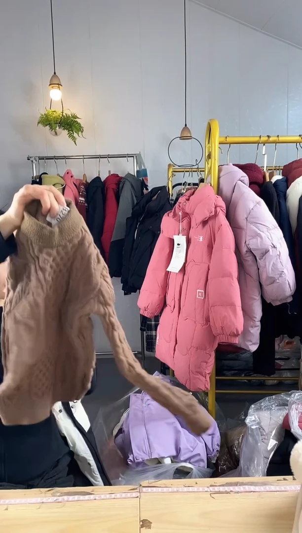 麻花咖色毛衣【270